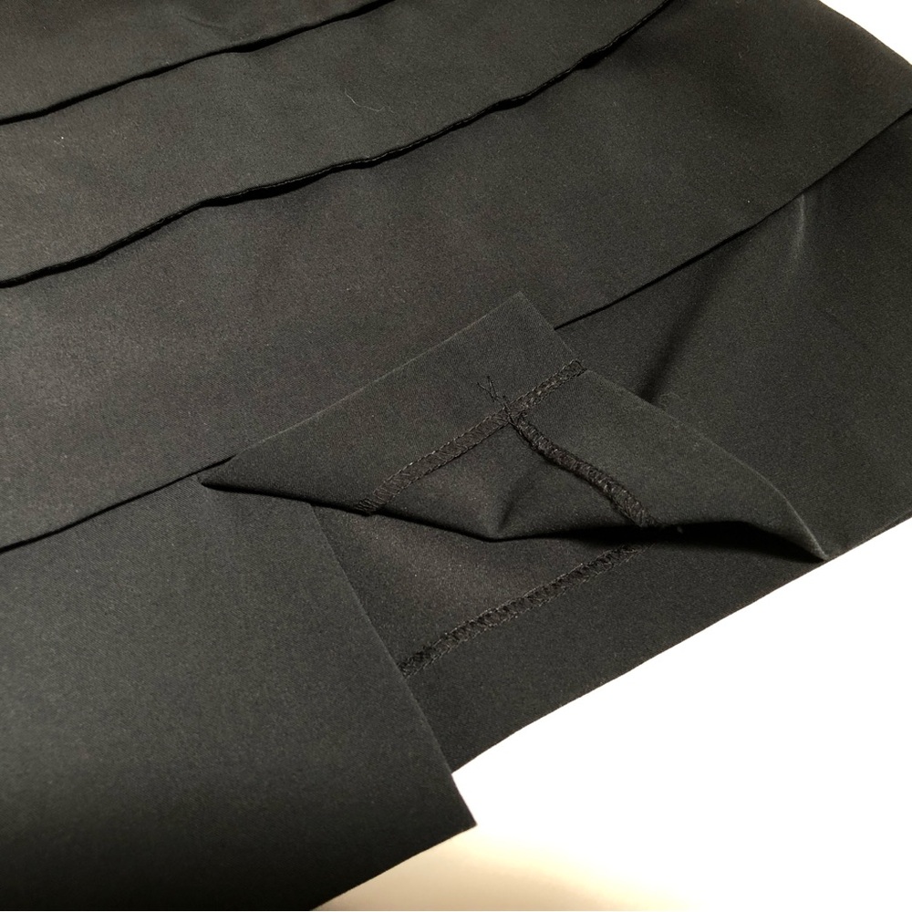 Larry Levine Stretch Tiered Black Skirt, Sz 12 - Picture 3 of 12